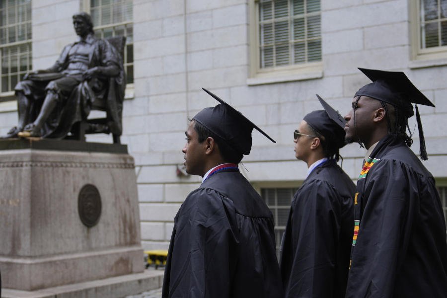 Χάρβαρντ: Στο Πανεπιστήμιο του Τορόντο όσοι δεν λάβουν φοιτητική βίζα