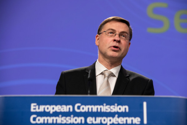 Απόλυτος ο Ντομπρόφσκις: Δεν επιστρέφει η τρόικα