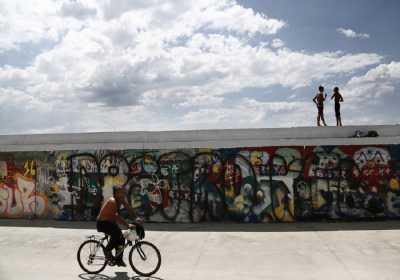 Σε 3 δήμους το παραλιακό μέτωπο από τον Άλιμο έως τη Βάρκιζα