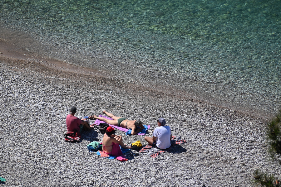Καιρός Αγίου Πνεύματος 2025: «Κλείδωσαν» τα 38αρια, η πρόγνωση Ζιακοπούλου