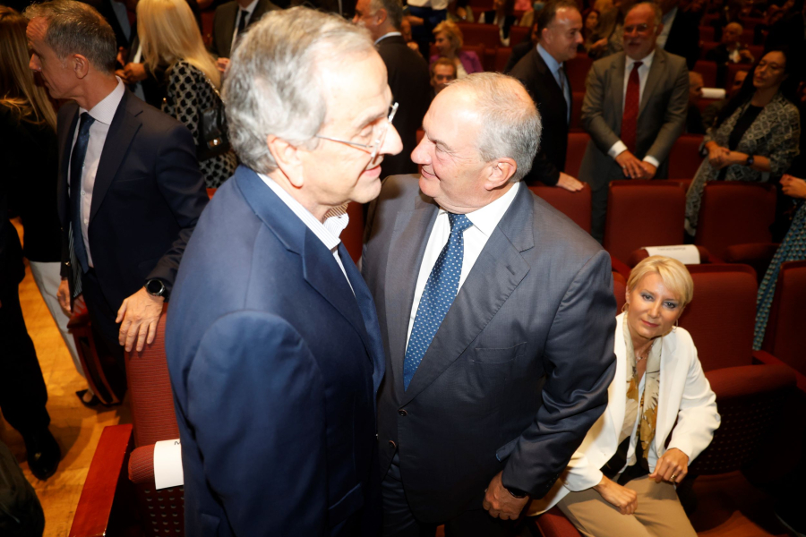 Συνέδριο ΝΔ: Σιωπηλά... παρόντες Σαμαράς και Καραμανλής - Αναλυτικά το πρόγραμμα