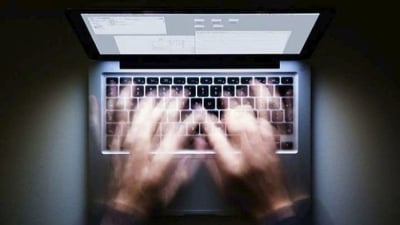 Λογισμικά «κατάσκοποι»: «Τιμοκατάλογος» για παράνομες παρακολουθήσεις συνομιλιών, μηνυμάτων, viber, και messenger