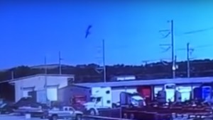 Nτοκουμέντο από τη στιγμή της πτώσης του C-130 στη Τζόρτζια (Βίντεο)