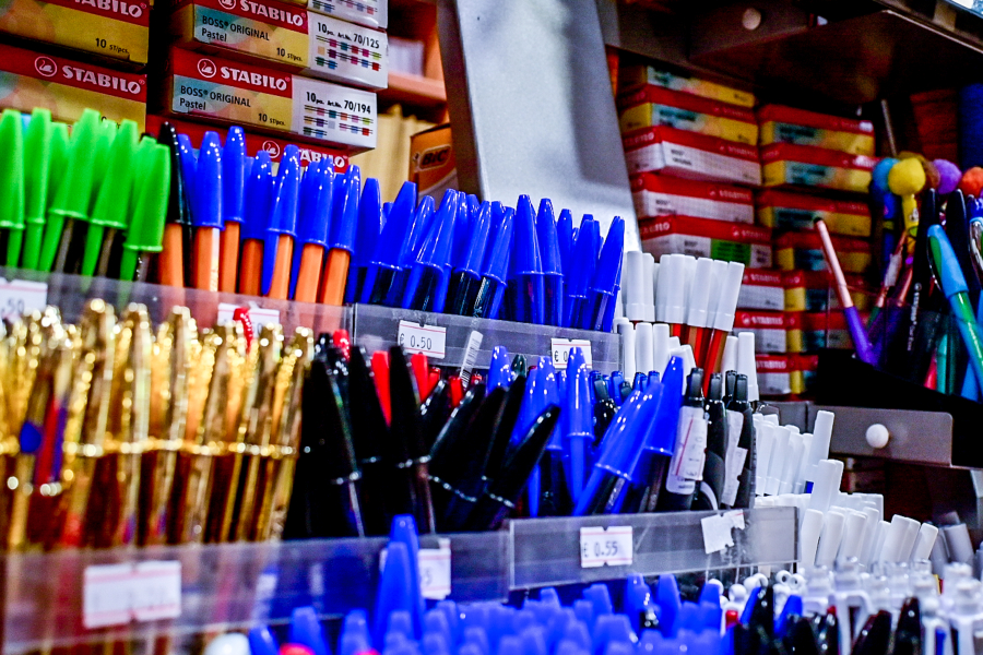 Σχολεία: Πανάκριβη η επιστροφή στα θρανία - «Τσουχτερά» τα σχολικά είδη με τους γονείς σε απόγνωση