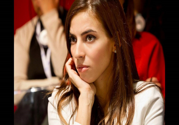 Ελενη Αντωνιάδου: Η Barbie της NASA και τα ...διαστημικά ψέματα - Τι απαντά η ίδια