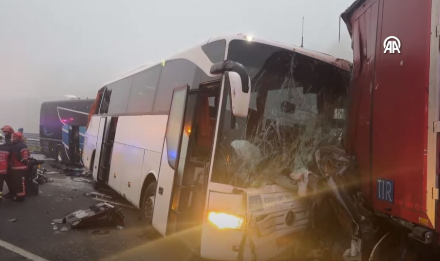 Τραγωδία στην Κωνσταντινούπολη: «Το δυστύχημα έμοιαζε με σφαγή, είχε πτώματα στον δρόμο»