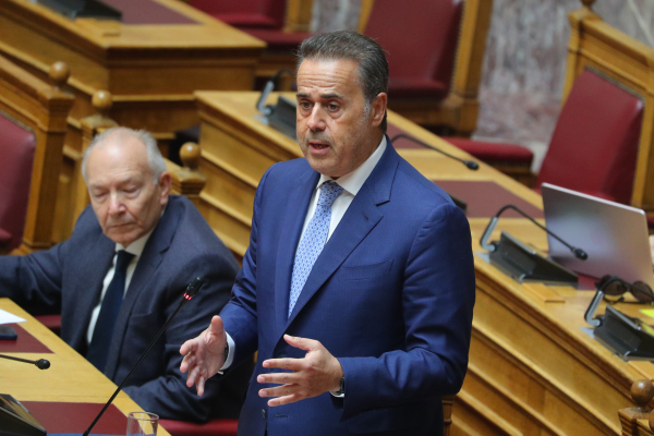 Σε «γραμμή» Μαρινάκη ο Παπασταύρου για το δημοσίευμα της WSJ: «Δεν τέθηκε ποτέ ζήτημα απειλής της χώρας»