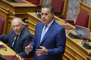 Σε «γραμμή» Μαρινάκη ο Παπασταύρου για το δημοσίευμα της WSJ: «Δεν τέθηκε ποτέ ζήτημα απειλής της χώρας»