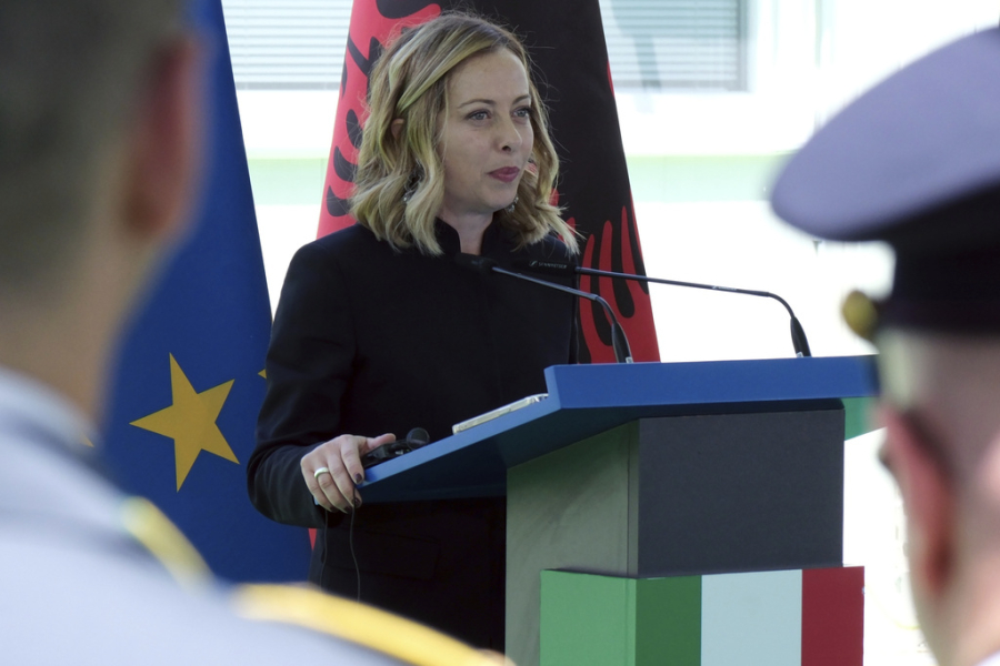 Η ευρωπαϊκή δικαιοσύνη «αδειάζει» την κυβέρνηση Μελόνι για το μεταναστευτικό