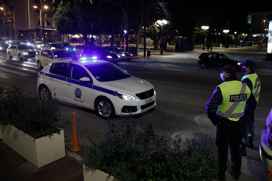 Βιασμός 12χρονης στον Κολωνό: Στη φυλακή οι επτά από τους οκτώ κατηγορούμενους