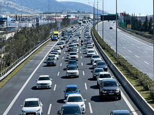 Κίνηση τώρα: Καθυστερήσεις και μποτιλιάρισμα στην Αττική Οδό