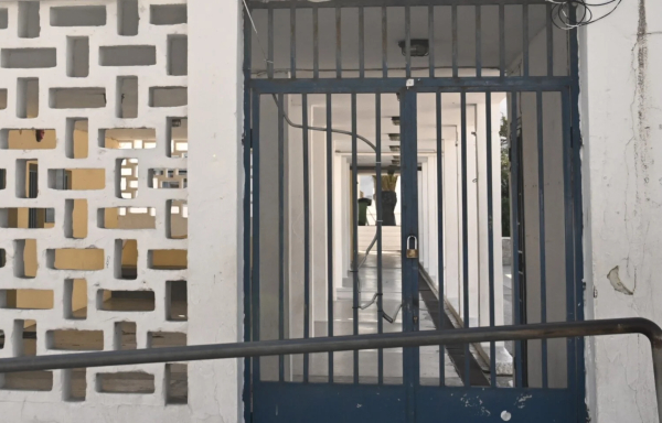 Τα σχολεία κλειστά, τα φροντιστήρια ανοιχτά!