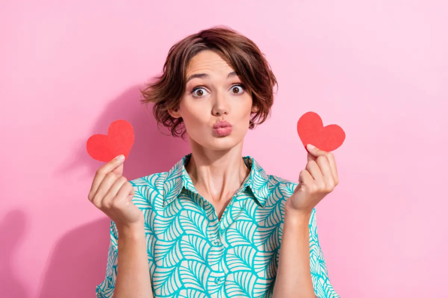 Πώς να απολαύσεις την ημέρα του Αγίου Βαλεντίνου είτε είσαι σε σχέση είτε single