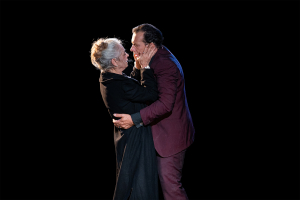 Οιδίπους Τύραννος σε σκηνοθεσία Θανάση Σαράντου - Επιστρέφει στο θέατρο Ροές