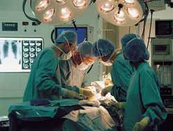 Απογευματινά χειρουργεία στα δημόσια νοσοκομεία