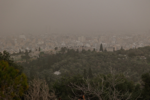 Αφρικανική σκόνη και λασποβροχές: Ποιες περιοχές θα επηρεαστούν ανά ημέρα
