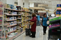 Ποια σούπερ μάρκετ θα είναι ανοιχτά αύριο Κυριακή