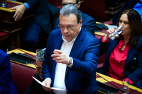 Φάμελλος σε Κακλαμάνη: «Η κυβέρνηση απαξιώνει το Κοινοβούλιο και προσβάλλει τους Έλληνες πολίτες»