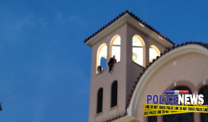 Άντρας απειλεί να αυτοκτονήσει από καμπαναριό εκκλησίας στο Αιγάλεω