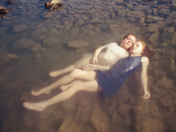 Θέατρο στη Στέγη - «Mami»: Μια παράσταση-ύμνος για όλες τις γυναίκες που μας μεγάλωσαν