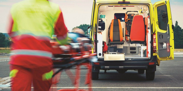 Αίμα στην άσφαλτο: «Να διώκεται ποινικά όποιος εγκαταλείπει θύμα τροχαίου»