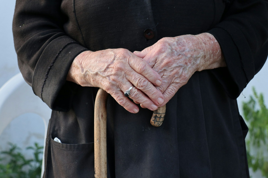 Ηράκλειο: Προσωρινά κρατούμενη 57χρονη για την κακοποίηση 88χρονης που φρόντιζε