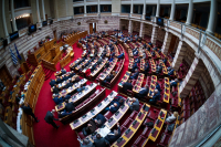 «Δημιουργική λογιστική» με τις ψηφοφορίες στη Βουλή