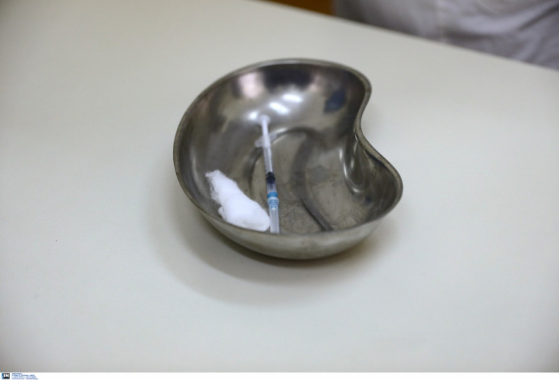 Κοντοζαμάνης: Σε τέσσερις φάσεις ο εμβολιασμός στα νησιά