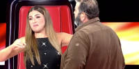 The Voice: Συγκινημένη η Έλενα Παπαρίζου - Γιαγιά διαγωνιζόμενου τής έπλεξε κασκόλ