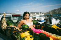 Η Evangelia μεταμορφώνεται σε γοργόνα για τις ανάγκες του νέου της βίντεο κλιπ