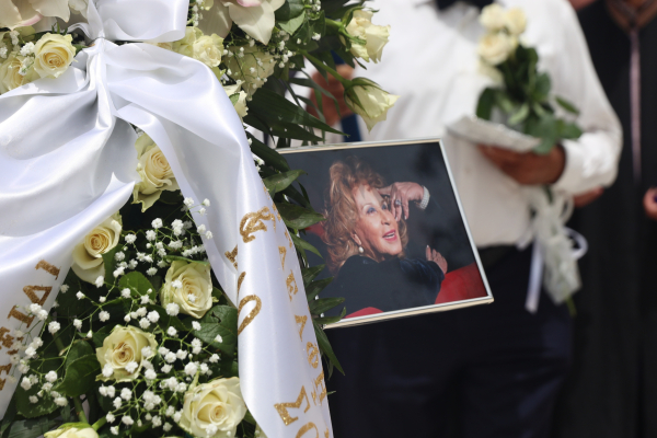 Δέσποινα Στυλιανοπούλου: Σε κλίμα συγκίνησης το τελευταίο «αντίο» στην ηθοποιό