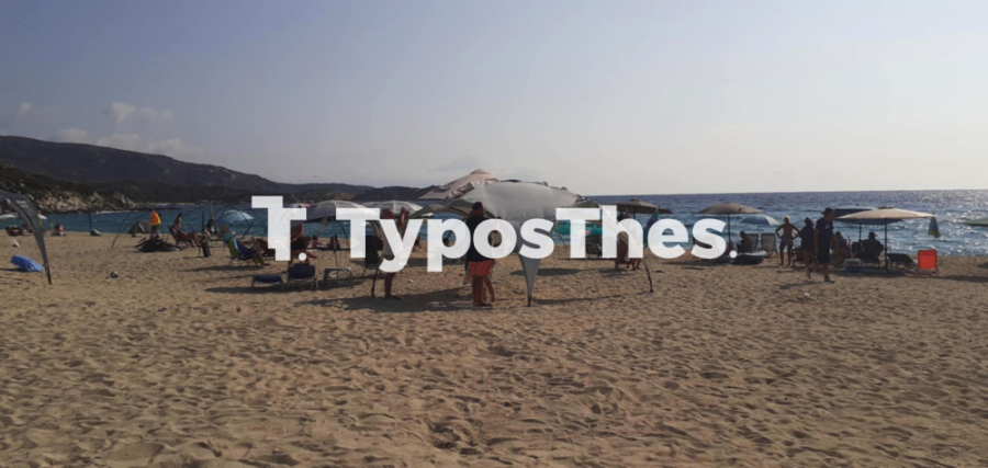 Ξηλώνουν ομπρέλες, εξοπλισμό: Επιχείρηση σε γνωστό κάμπινγκ στη Χαλκιδική