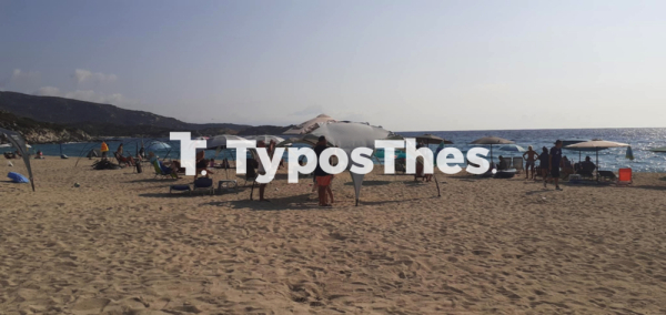 Ξηλώνουν ομπρέλες, εξοπλισμό: Επιχείρηση σε γνωστό κάμπινγκ στη Χαλκιδική