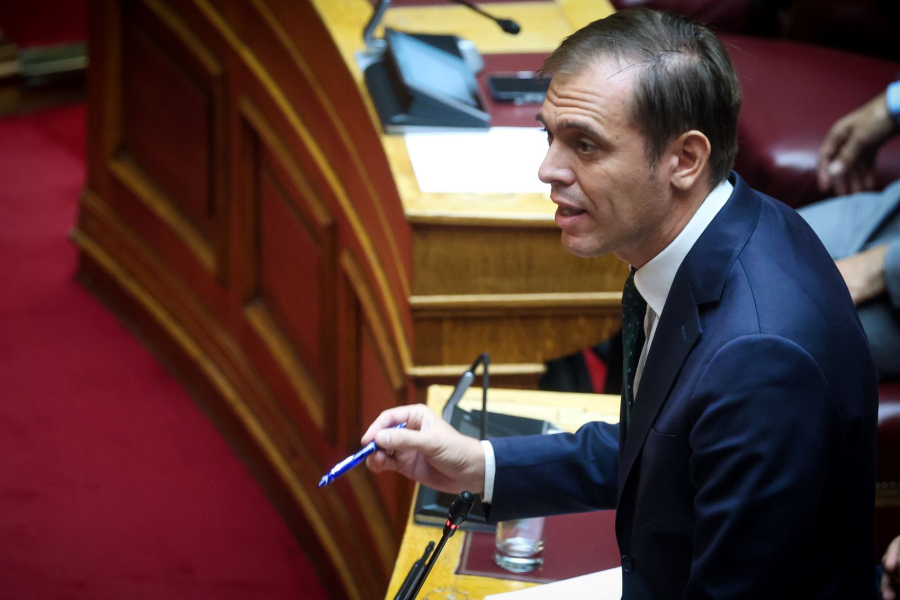 Μάντζος για το εργασιακό νομοσχέδιο: «Η κυβέρνηση παραποίησε οδηγία της ΕΕ για τις ώρες εργασίας»