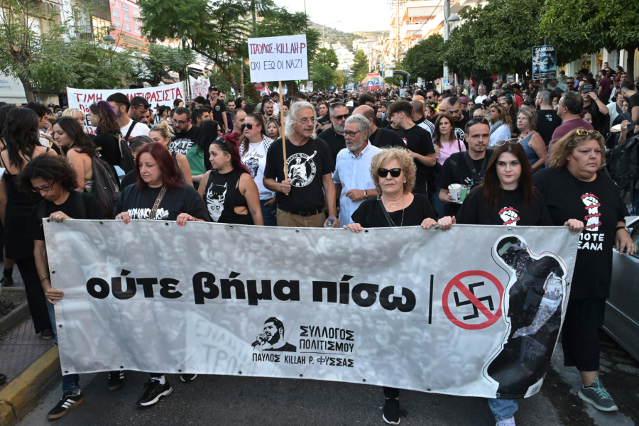 Μάγδα Φύσσα: Θα κουβαλήσουμε τον Παύλο στους ώμους μας - Εικόνες, βίντεο από τις πορείες σε όλη την Ελλάδα