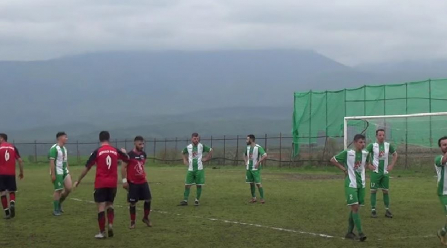 Οι στιγμές των πυροβολισμών σε αγώνα ερασιτεχνικού ποδοσφαίρου στην Πιερία (βίντεο)