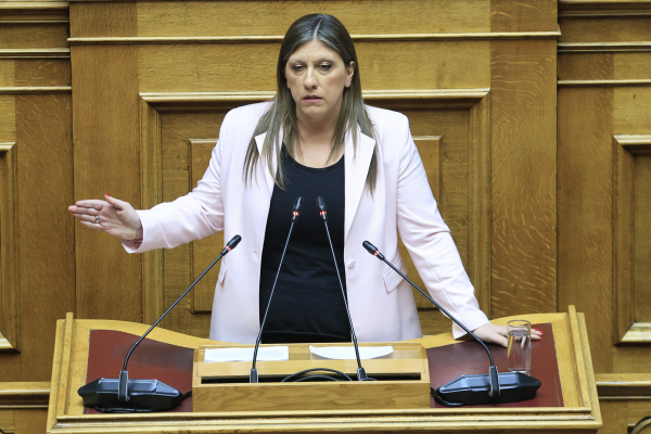 Σφοδρή αντίδραση δικαστικών ενώσεων κατά Κωνσταντοπούλου για δηλώσεις στη δίκη των Τεμπών