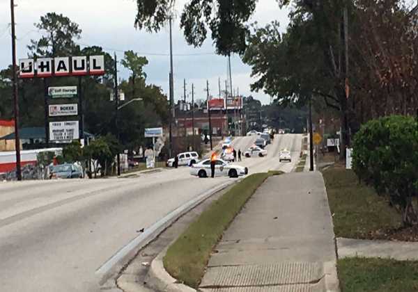 Ένοπλος κρατάει ομήρους σε τράπεζα της Φλόριντα