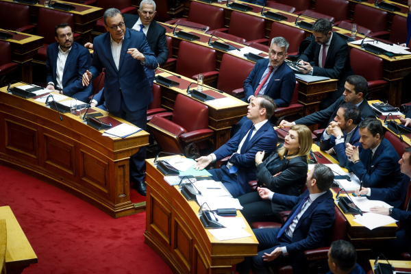 Πώς χάθηκαν στα Τέμπη ΠΑΣΟΚ και ΣΥΡΙΖΑ