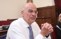 Πώς ο Δένδιας αποδόμησε με το γάντι την πολιτική των στεγαστικών επιδομάτων