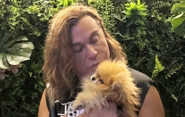 Η συγκινητική ανάρτηση του Τρύφωνα Σαμαράς για το θάνατο της σκυλίτσας του