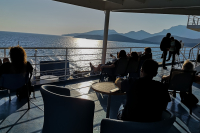 Η στιγμή που μαθητές γυμνασίου τραυματίζονται μέσα σε πλοίο σε σχολική εκδρομή