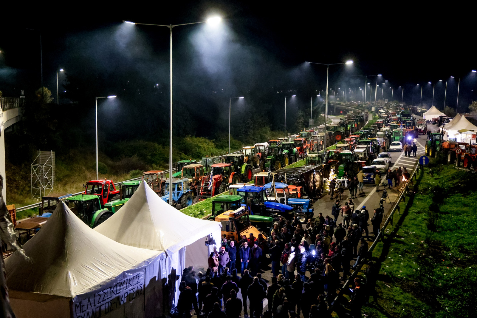 Η κοινωνία στο πλευρό των αγροτών: Δίκαια τα αιτήματα για το 80% - «Ή τώρα ή ποτέ», λένε στη Νίκαια