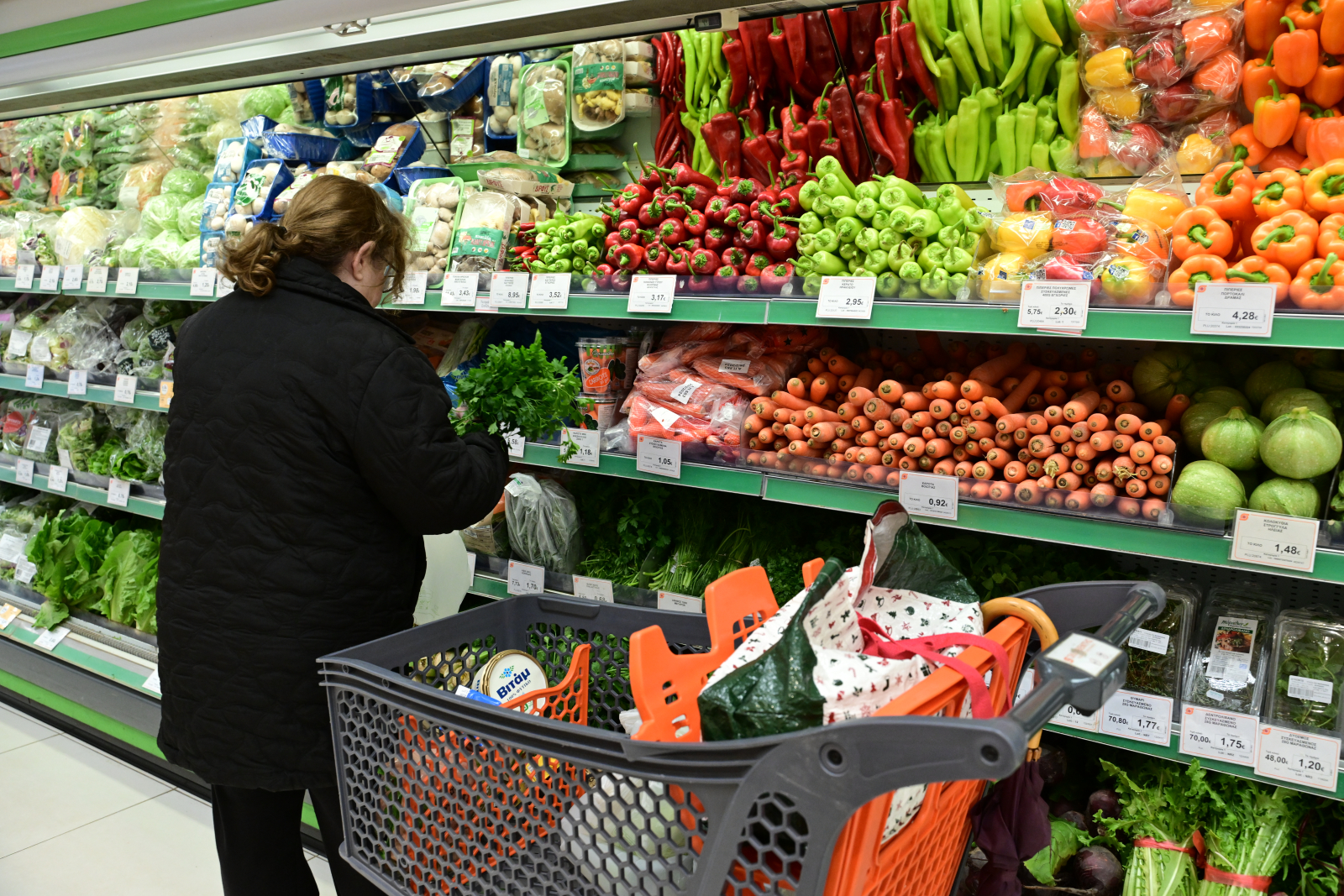 Greece’s Price Cap Fails to Halt Inflation as Cost-of-Living Pressures Intensify