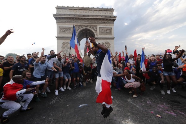Μουντιάλ 2018: H Γαλλία γιορτάζει το δεύτερο Παγκόσμιο Κύπελλο στην ιστορία της