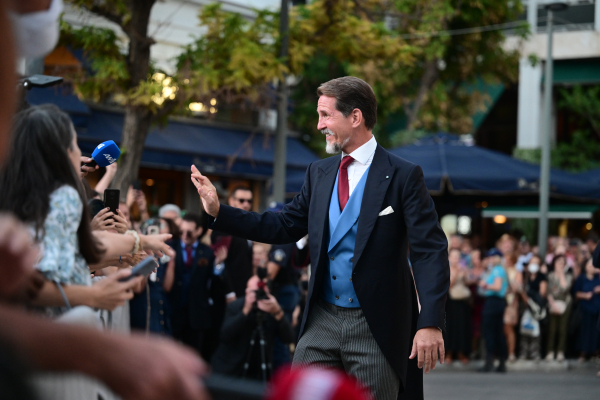 Οι στενές σχέσεις της οικογένειας Μητσοτάκη με τους Γλύξμπουργκ