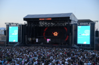 Τα πιο περίεργα πράγματα που συμβαίνουν στα live – Οι fans των Gorillaz στο Release Athens Festival αποκαλύπτουν στην Allwyn όσα δεν θα ξεχάσουν ποτέ (Βίντεο)