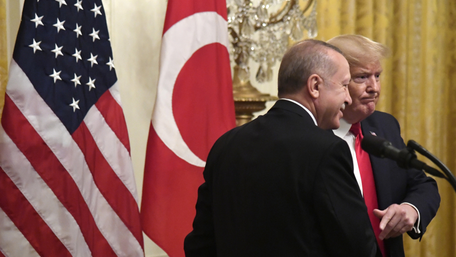 Ο Ερντογάν στον Λευκό Οίκο με γεμάτες βαλίτσες - Τι προσπαθεί να πετύχει με deals 50 δισ. δολαρίων