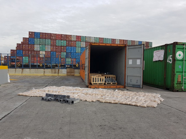 Τα 4,4 εκατ. έφτασαν τα χάπια captagon που κατασχέθηκαν στον Πειραιά (pics)