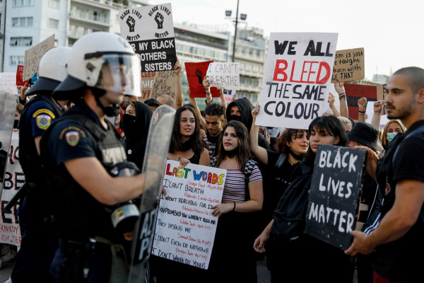 Επεισόδια στο Σύνταγμα στη διαδήλωση για τον Τζορτζ Φλόιντ